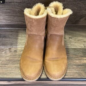 Tan Shearling-Lined Boots